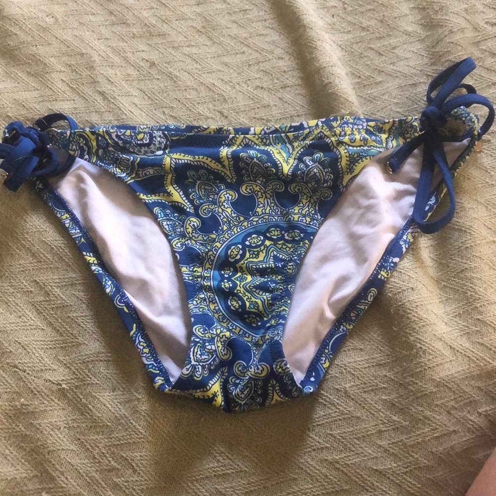 Bikini bottoms